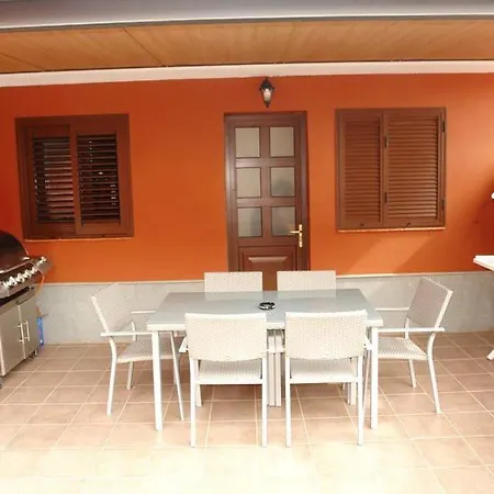 House With Jacuzzi In Apartamento *